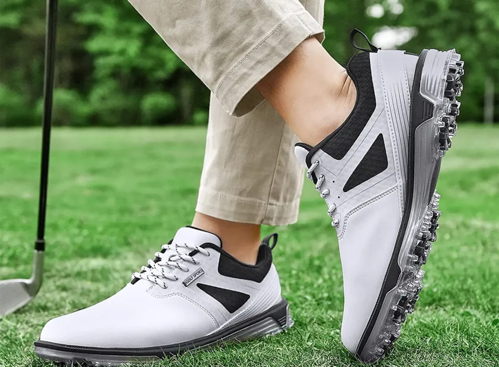 pro-wearing-spiked-golf-shoe